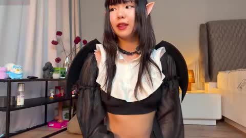 Snapshot of melana_love chatting on 10.31.25 Melana online show from 10.31.25