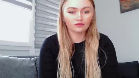 Snapshot of melani_a chatting on 04.26.26 Melania online show from 04.26.26