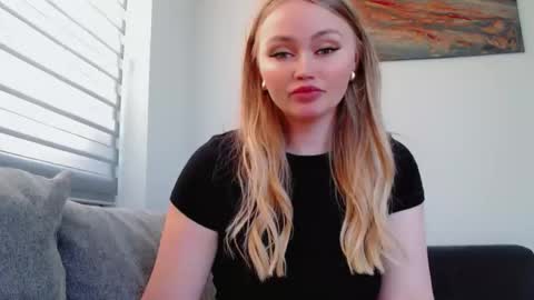 Snapshot of melani_a chatting on 05.24.26 Melania online show from 05.24.26