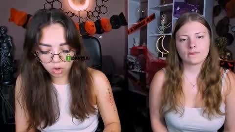 melani_bumm online show from 10.23.25