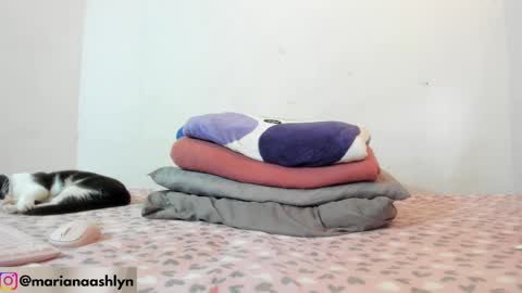 Melanie Independent model online show from 10.14.25