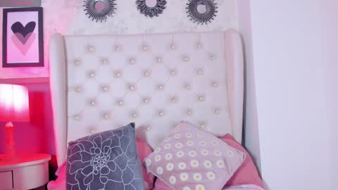 Snapshot of melanie__hills chatting on 01.16.25 Melanie online show from 01.16.25