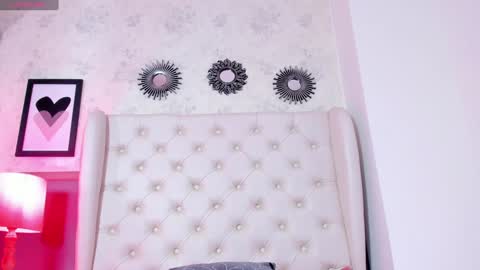 Snapshot of melanie__hills chatting on 01.16.25 Melanie online show from 01.16.25