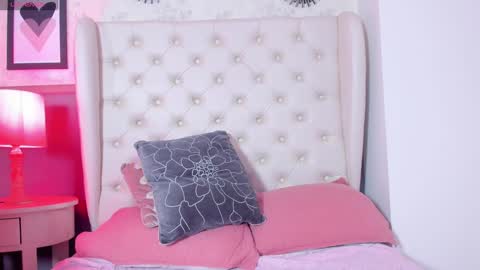 Snapshot of melanie__hills chatting on 01.16.25 Melanie online show from 01.16.25