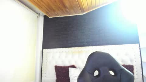 Melanie  online show from 03.02.25