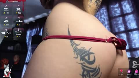 Snapshot of melanie_nyx chatting on 10.27.25 Mel online show from 10.27.25