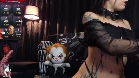 Snapshot of melanie_nyx chatting on 10.30.25 Mel online show from 10.30.25