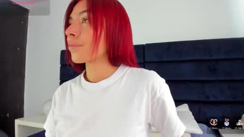 Snapshot of melanie_roux_ chatting on 02.10.26 Melanie roux online show from 02.10.26