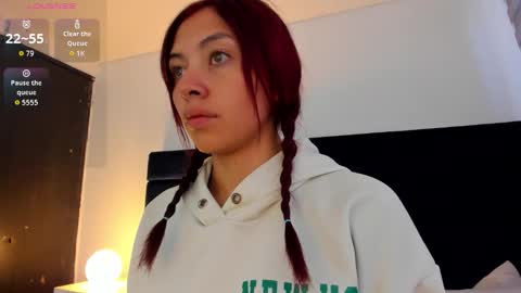 Snapshot of melanie_roux_ chatting on 02.21.26 Melanie roux online show from 02.21.26