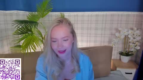 Snapshot of melanie_ryer chatting on 09.23.25 Melanie online show from 09.23.25