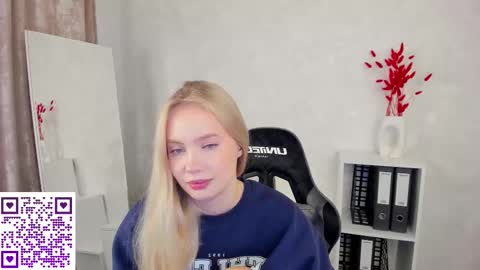 Snapshot of melanie_ryer chatting on 09.24.25 Melanie online show from 09.24.25