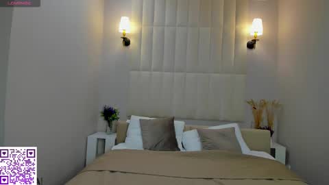 Snapshot of melanie_ryer chatting on 10.10.25 Melanie online show from 10.10.25