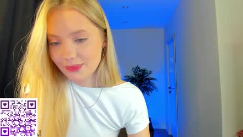 Snapshot of melanie_ryer chatting on 10.16.25 Melanie online show from 10.16.25