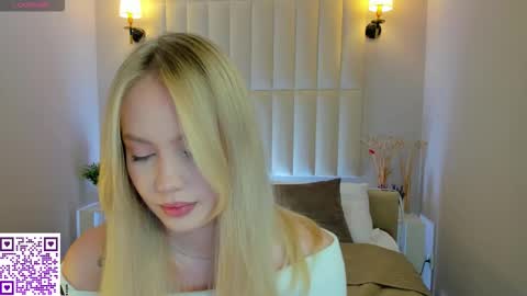 Snapshot of melanie_ryer chatting on 10.23.25 Melanie online show from 10.23.25