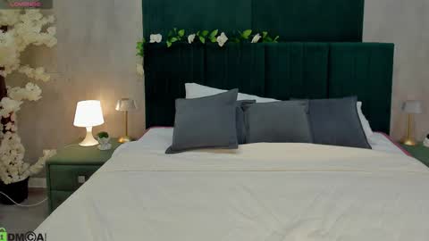 Melanie online show from 11.24.25