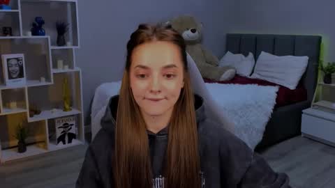 MelanieAlves online show from 11.26.25