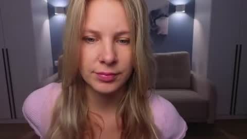 Melanie Bennett online show from 07.18.26