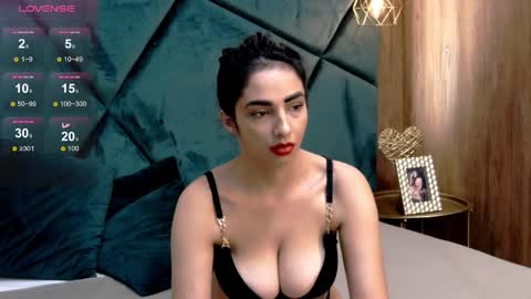 Snapshot of melanieboydd chatting on 12.31.24 melanieboydd online show from 12.31.24