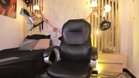 Melanie  online show from 10.26.25