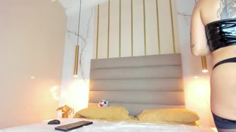 Melanie Roux online show from 01.16.26