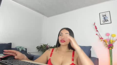 Snapshot of melaniie_roussel chatting on 09.15.25 melaniie_roussel online show from 09.15.25