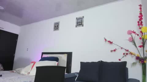 melaniie_roussel online show from 12.03.25