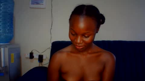 Snapshot of melanin_sassy96 chatting on 03.05.26 bad lil shawry online show from 03.05.26