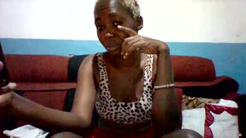 Snapshot of melaninndriping chatting on 10.24.25 melaninndriping online show from 10.24.25