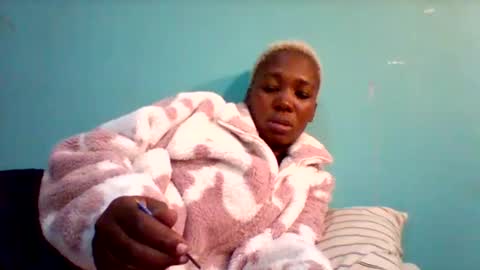 Snapshot of melaninndriping chatting on 10.25.25 melaninndriping online show from 10.25.25