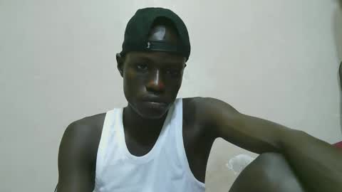 Snapshot of melaninsexyguy chatting on 09.08.25 melaninsexyguy online show from 09.08.25