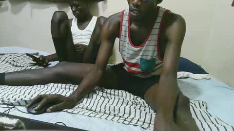 Snapshot of melaninsexyguy chatting on 09.10.25 melaninsexyguy online show from 09.10.25