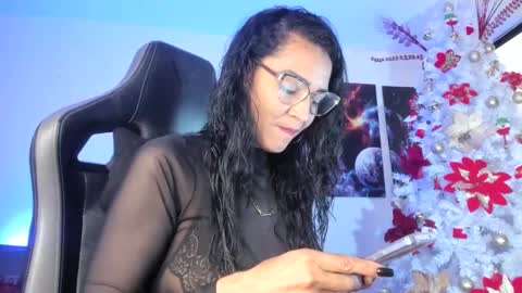 melannia_hills online show from 12.09.24
