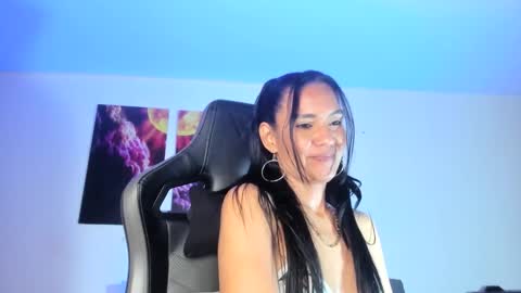 melannia_hills online show from 01.20.25