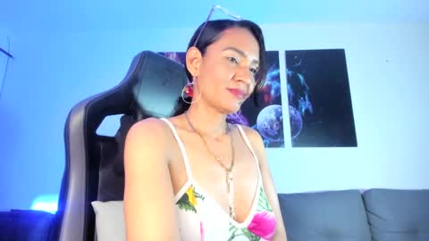 melannia_hills online show from 02.01.25