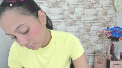 melannie roses online show from 01.08.25