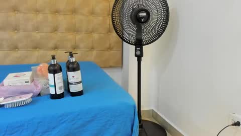 Snapshot of melannycollins__ chatting on 04.05.26 Melanny online show from 04.05.26