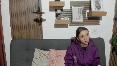 Snapshot of melany_27 chatting on 02.28.26 Melany online show from 02.28.26