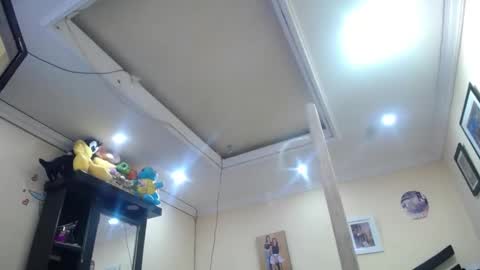 Snapshot of melany_isabella chatting on 12.12.24 melany online show from 12.12.24