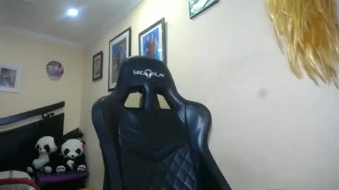 Snapshot of melany_isabella chatting on 03.03.25 melany online show from 03.03.25