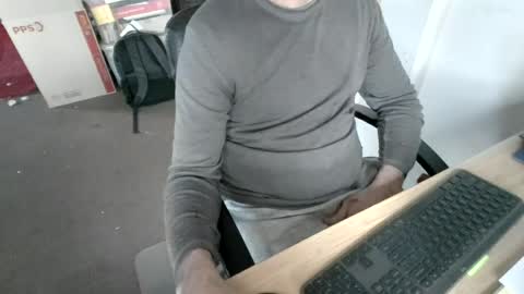 Snapshot of melbguy_075 chatting on 08.03.26 melbguy_075 online show from 08.03.26