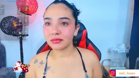    Independent model online show from 01.14.26