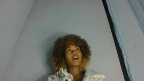 Snapshot of meliana98 chatting on 10.15.25 meliana98 online show from 10.15.25