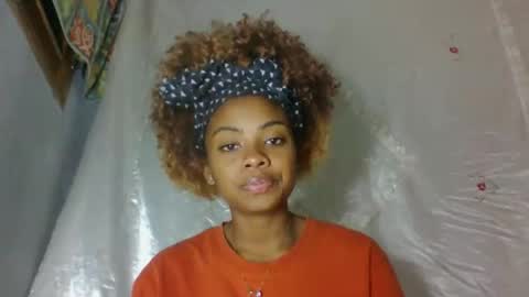 Snapshot of meliana98 chatting on 10.17.25 meliana98 online show from 10.17.25
