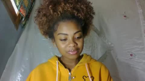 Snapshot of meliana98 chatting on 10.18.25 meliana98 online show from 10.18.25