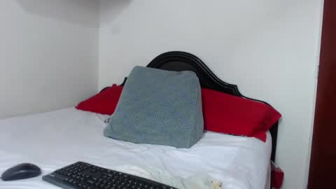 Snapshot of melihotxxx chatting on 12.23.24 melihotxxx online show from 12.23.24