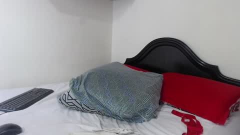 Snapshot of melihotxxx chatting on 01.05.25 melihotxxx online show from 01.05.25