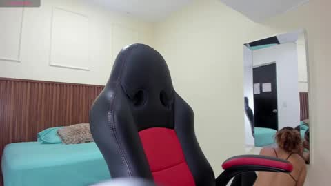 Snapshot of melinamartins chatting on 10.04.25 M E L I N A  online show from 10.04.25