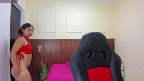 Snapshot of melinamartins chatting on 10.08.25 M E L I N A  online show from 10.08.25