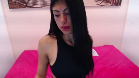 Snapshot of melisa_torrez chatting on 01.12.25 melisa online show from 01.12.25