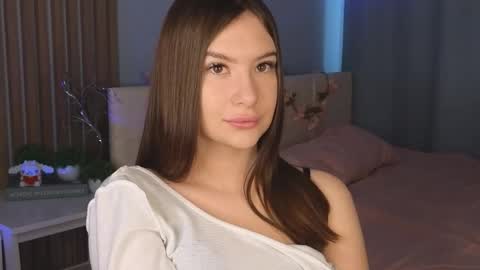 Snapshot of melisayyme chatting on 10.25.25 Milissa online show from 10.25.25